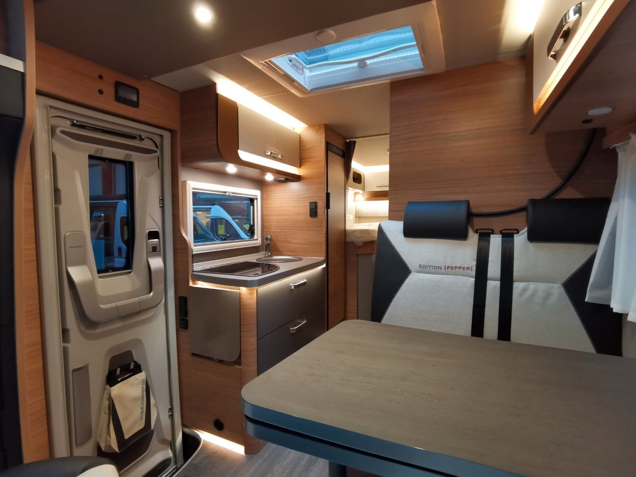 Mobil rumah semi-terintegrasi Weinsberg CARACOMPACT 640 MEG EDITION-PEPPER /-MODELL 2026: gambar 22