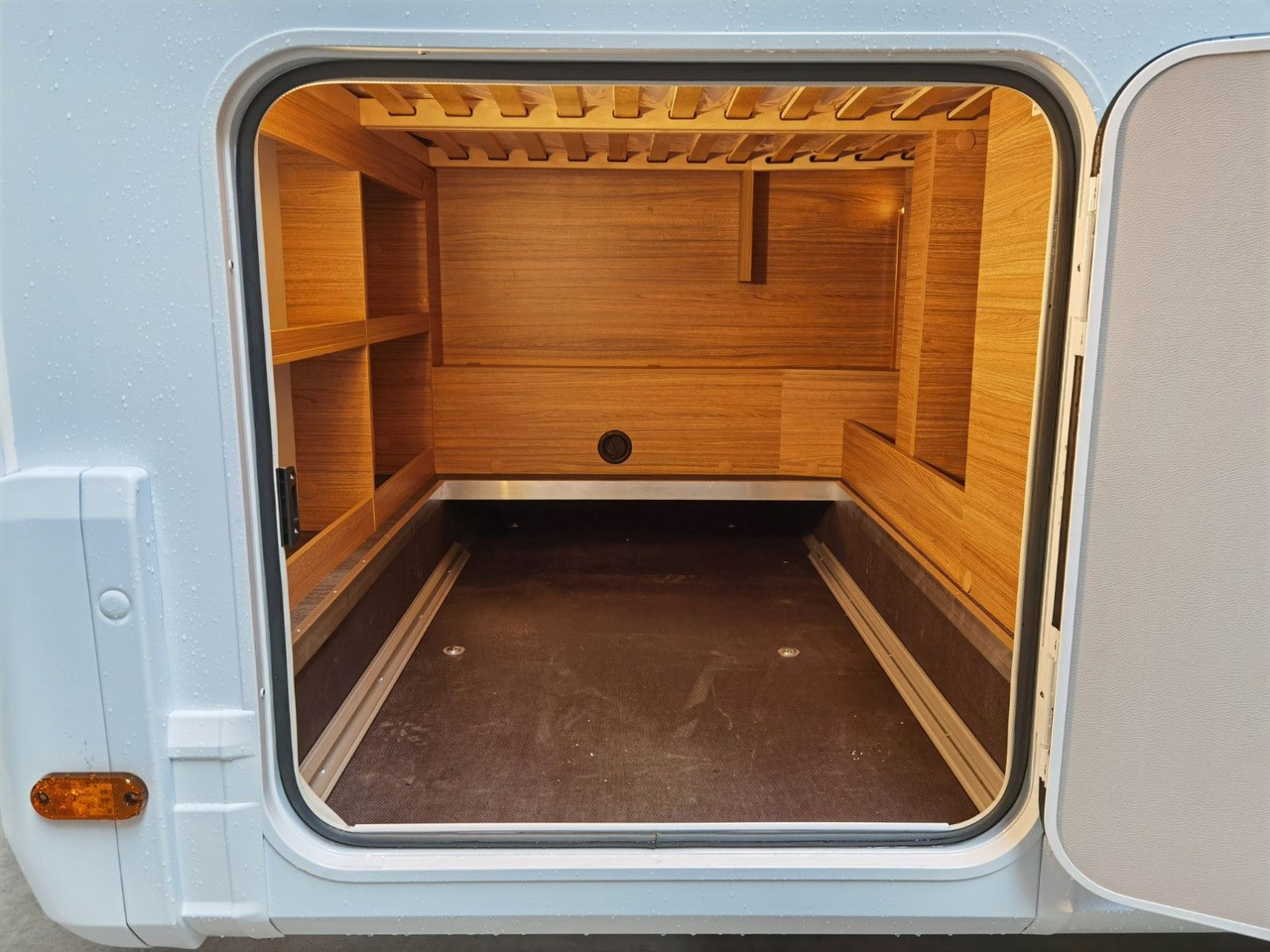 Mobil rumah semi-terintegrasi Weinsberg CARALOFT 650 MF /-2024-/ 155PS / SEITENBETT: gambar 8