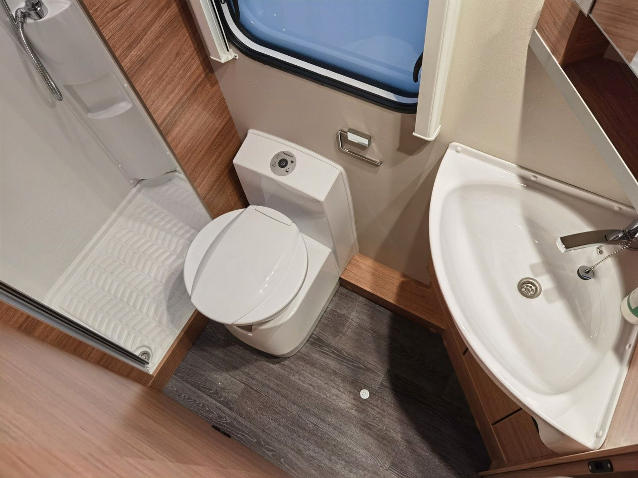 Mobil rumah semi-terintegrasi Weinsberg CARALOFT 650 MF /-2024-/ 155PS / SEITENBETT: gambar 17
