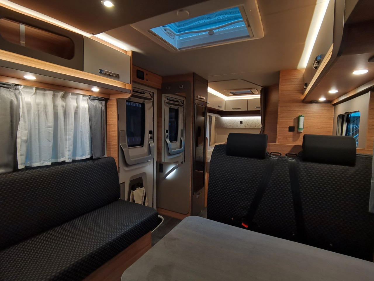Mobil rumah semi-terintegrasi Weinsberg CARALOFT 650 MF /-2024-/ 155PS / SEITENBETT: gambar 10