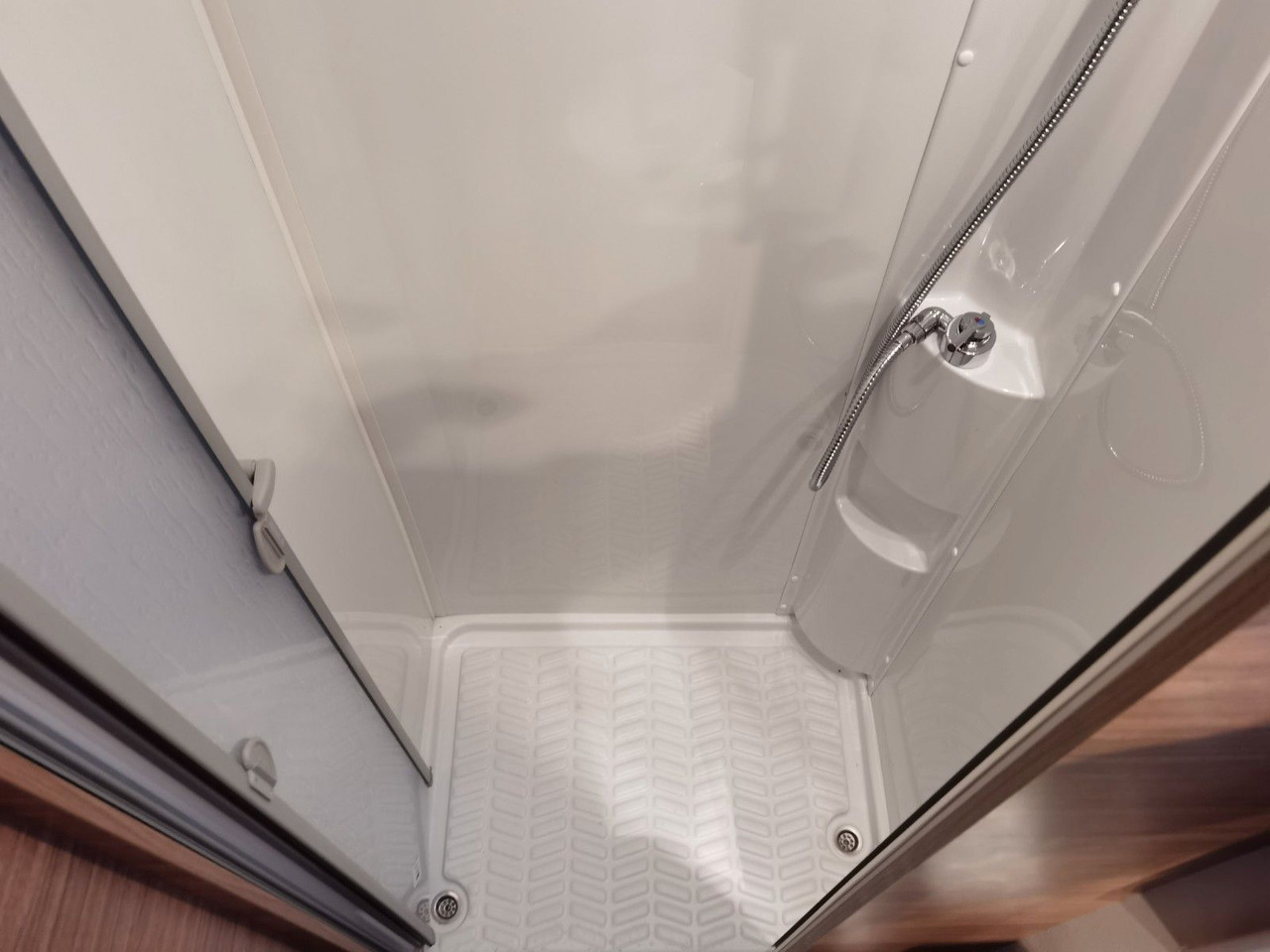 Mobil rumah semi-terintegrasi Weinsberg CARALOFT 650 MF /-2024-/ 155PS / SEITENBETT: gambar 18
