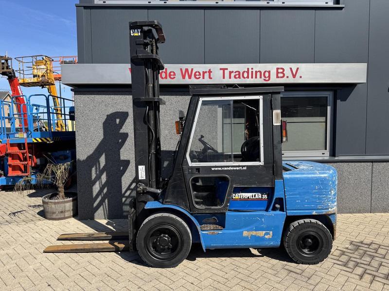 Caterpillar DP35K - Forklift diesel: gambar 1 Caterpillar DP35K - Forklift diesel: gambar 1