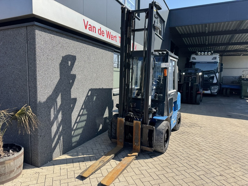 Caterpillar DP35K - Forklift diesel: gambar 4 Caterpillar DP35K - Forklift diesel: gambar 4