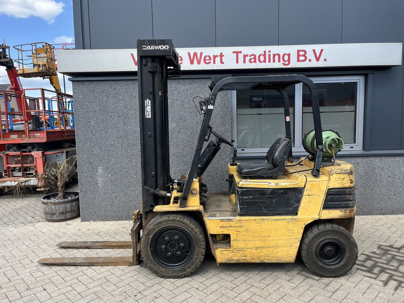 Daewoo G25S-2 triplo550 freelift 3e functie LPG - Forklift LPG: gambar 1 Daewoo G25S-2 triplo550 freelift 3e functie LPG - Forklift LPG: gambar 1