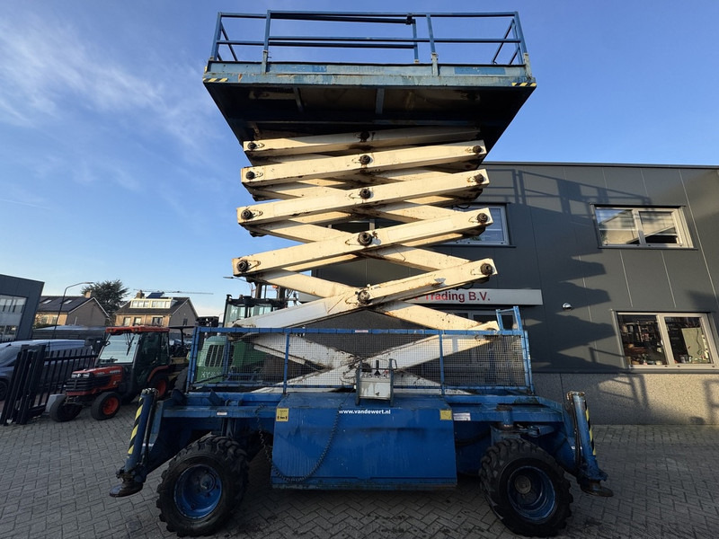 Holland lift Combistar B-195DL25 Schaarhoogwerker 22M Werkhoogte Hatz Diesel 4X4 2003 - Scissor lifts: gambar 4 Holland lift Combistar B-195DL25 Schaarhoogwerker 22M Werkhoogte Hatz Diesel 4X4 2003 - Scissor lifts: gambar 4