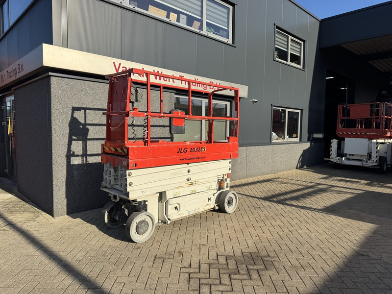 JLG 2032ES Schaarhoogwerker / Scissor lift 8Meter Werkhoogte 2016 Elektrisch - Scissor lifts: gambar 2 JLG 2032ES Schaarhoogwerker / Scissor lift 8Meter Werkhoogte 2016 Elektrisch - Scissor lifts: gambar 2