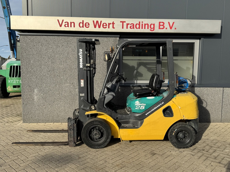 Komatsu FG25HT-16R Triplo 470 Freelift / Sideshift / Vorkversteller LPG 2008 - Forklift LPG: gambar 1 Komatsu FG25HT-16R Triplo 470 Freelift / Sideshift / Vorkversteller LPG 2008 - Forklift LPG: gambar 1