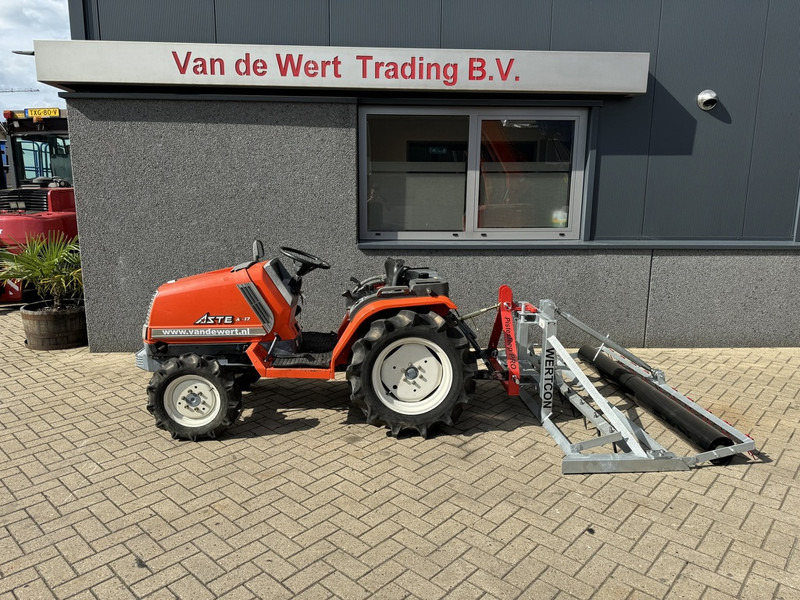 Traktor kompak Kubota mini tractor KUBOTA ASTE 17D 4x4 zijschakeling Met Pistesleep/ Manegevlakker 200CM DIESEL Demo: gambar 1