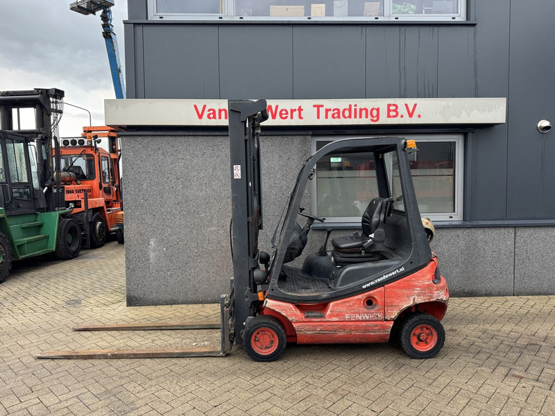 Linde H16T-03 Triplex 540 Freelift / Sideshift LPG 2006 - Forklift LPG: gambar 1 Linde H16T-03 Triplex 540 Freelift / Sideshift LPG 2006 - Forklift LPG: gambar 1