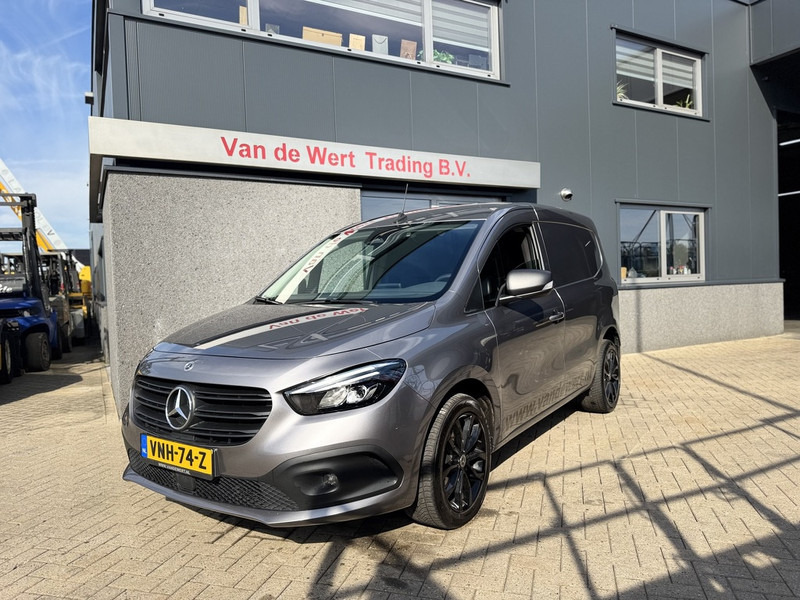 Mercedes-Benz Citan 110 CDI 95PK Diesel 2021 Airco / DAB + / Apple Carplay / Camera / LM Velgen / Cruise control / Navi Zeer Net! - Van box: gambar 1 Mercedes-Benz Citan 110 CDI 95PK Diesel 2021 Airco / DAB + / Apple Carplay / Camera / LM Velgen / Cruise control / Navi Zeer Net! - Van box: gambar 1