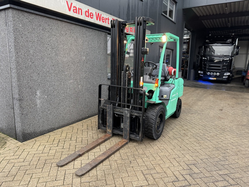 Mitsubishi FG35N Triplo 475 Freelift / Sideshift LPG 2010 - Forklift LPG: gambar 3 Mitsubishi FG35N Triplo 475 Freelift / Sideshift LPG 2010 - Forklift LPG: gambar 3