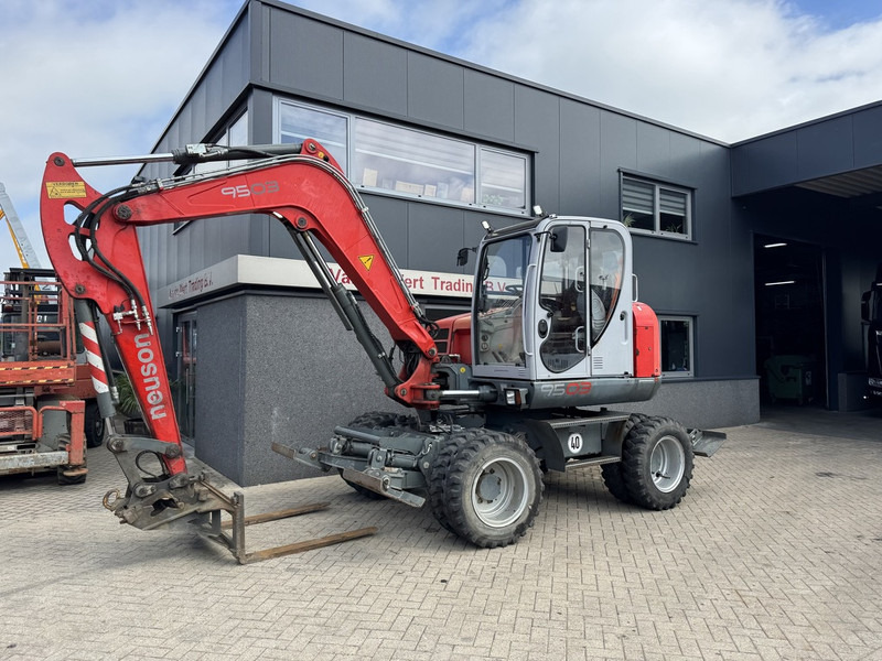 Neuson 9503 WD Mobiele Kraan 2009 Palletvork, Stenenklem, 2x Bak 8860hours Deutz Diesel - Derek bergerak: gambar 3 Neuson 9503 WD Mobiele Kraan 2009 Palletvork, Stenenklem, 2x Bak 8860hours Deutz Diesel - Derek bergerak: gambar 3