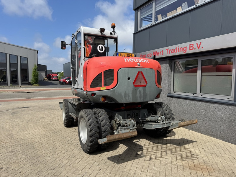 Neuson 9503 WD Mobiele Kraan 2009 Palletvork, Stenenklem, 2x Bak 8860hours Deutz Diesel - Derek bergerak: gambar 4 Neuson 9503 WD Mobiele Kraan 2009 Palletvork, Stenenklem, 2x Bak 8860hours Deutz Diesel - Derek bergerak: gambar 4