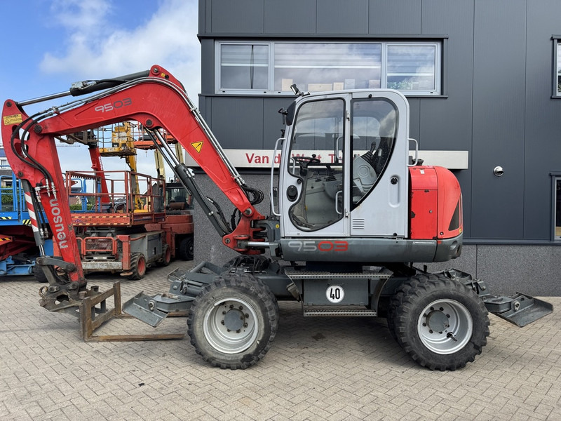 Neuson 9503 WD Mobiele Kraan 2009 Palletvork, Stenenklem, 2x Bak 8860hours Deutz Diesel - Derek bergerak: gambar 1 Neuson 9503 WD Mobiele Kraan 2009 Palletvork, Stenenklem, 2x Bak 8860hours Deutz Diesel - Derek bergerak: gambar 1