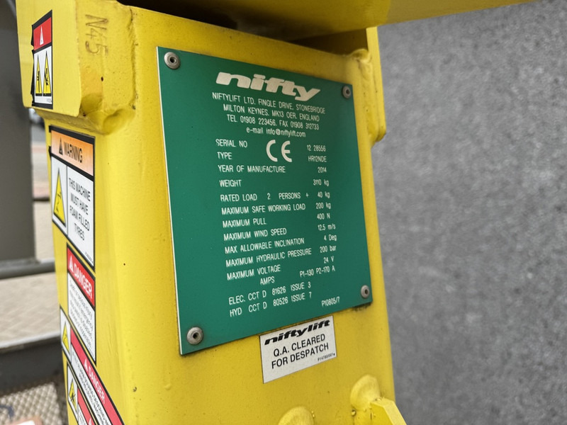 Boom artikulasi Niftylift HR12NDE Knikarmhoogwerker / Arbeitsbuhne HYBRIDE Kubota diesel 4x2 2014: gambar 15 Boom artikulasi Niftylift HR12NDE Knikarmhoogwerker / Arbeitsbuhne HYBRIDE Kubota diesel 4x2 2014: gambar 15