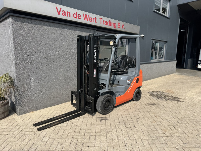 Toyota 02-8FGF18 Triplo 430 Freelift/Sideshift/4e Functie 2013 Lpg - Forklift LPG: gambar 2 Toyota 02-8FGF18 Triplo 430 Freelift/Sideshift/4e Functie 2013 Lpg - Forklift LPG: gambar 2