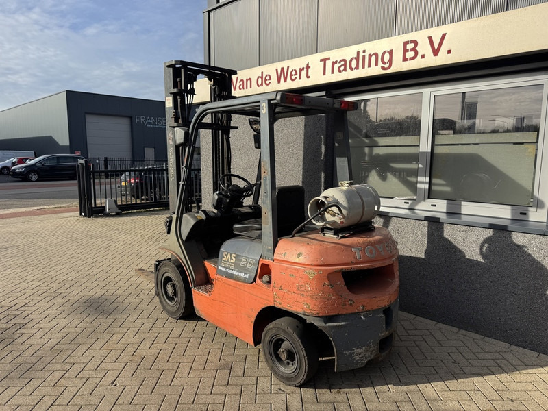 Toyota 42-7FGF25 duplo 400 3e / 4e Functie LPG 2001 - Forklift LPG: gambar 4 Toyota 42-7FGF25 duplo 400 3e / 4e Functie LPG 2001 - Forklift LPG: gambar 4