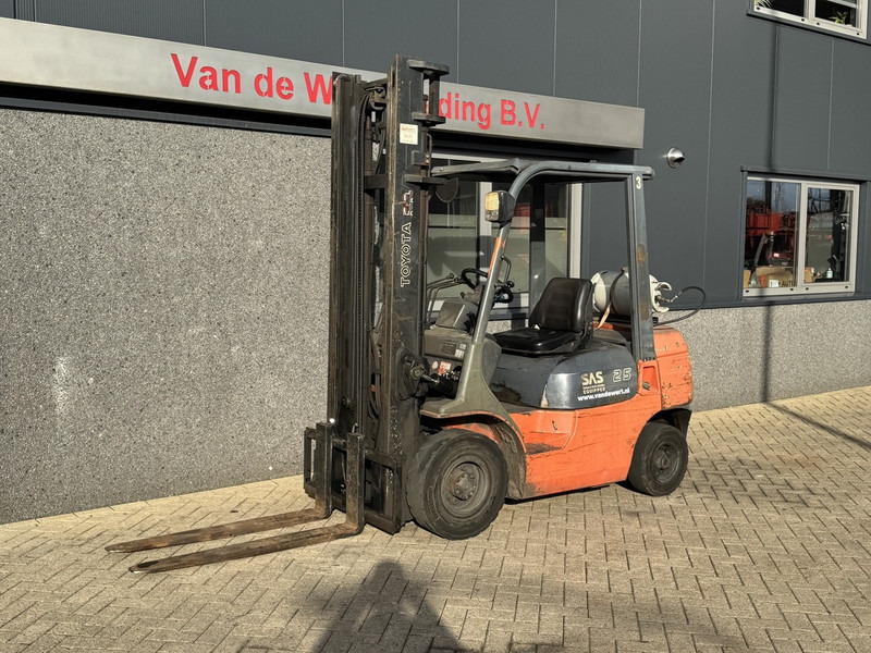 Toyota 42-7FGF25 duplo 400 3e / 4e Functie LPG 2001 - Forklift LPG: gambar 2 Toyota 42-7FGF25 duplo 400 3e / 4e Functie LPG 2001 - Forklift LPG: gambar 2