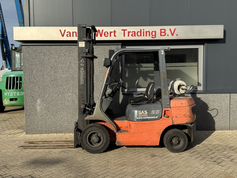 Toyota 42-7FGF25 duplo 400 3e / 4e Functie LPG 2001 - Forklift LPG: gambar 1 Toyota 42-7FGF25 duplo 400 3e / 4e Functie LPG 2001 - Forklift LPG: gambar 1