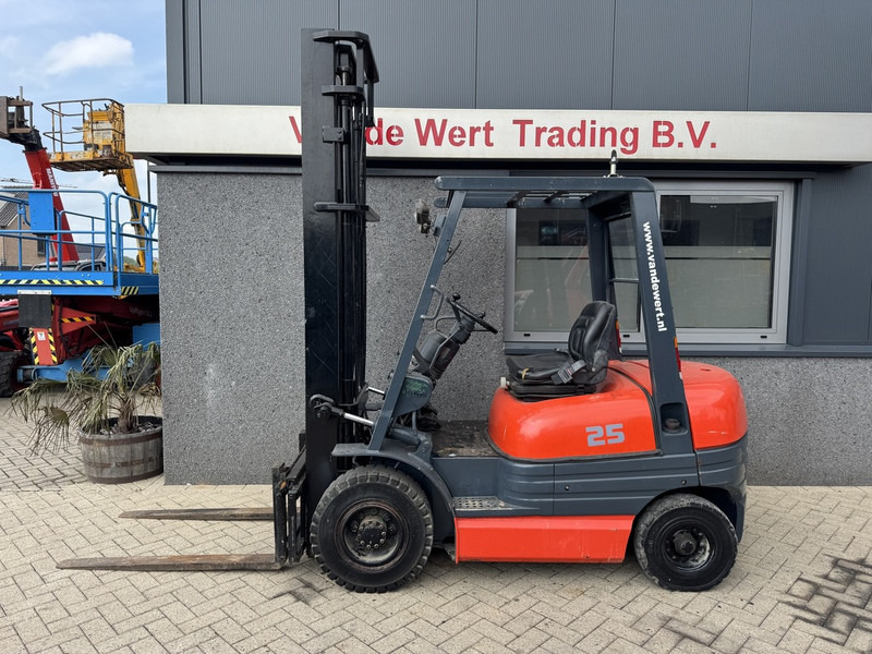 Toyota 62-6FDF25 - Forklift diesel: gambar 1 Toyota 62-6FDF25 - Forklift diesel: gambar 1