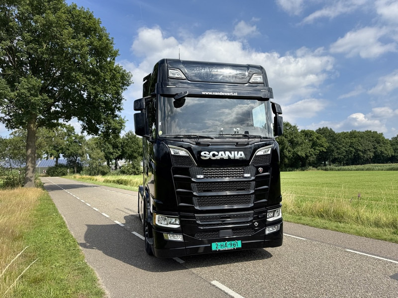 Scania S520 V8 4x2 Full Air - Automaat - Retarder - Euro 6 - I Park Cool - 2018 - TUV 02-2026 - Tractor head: gambar 5 Scania S520 V8 4x2 Full Air - Automaat - Retarder - Euro 6 - I Park Cool - 2018 - TUV 02-2026 - Tractor head: gambar 5
