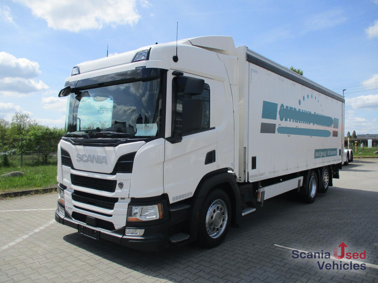 SCANIA P 320 B6x2*4LB / LBW / Lift-Lenkachse / 18 Pal. / - Truk minuman: gambar 1 SCANIA P 320 B6x2*4LB / LBW / Lift-Lenkachse / 18 Pal. / - Truk minuman: gambar 1