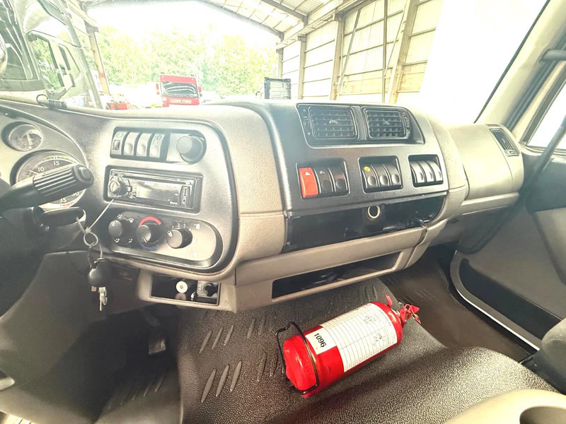 Truk berpendingin DAF LF 55.220 CARRIER SUPRA 950MT FRIGO: gambar 16 Truk berpendingin DAF LF 55.220 CARRIER SUPRA 950MT FRIGO: gambar 16