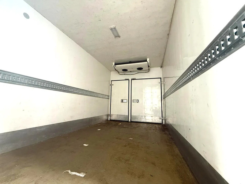 Truk berpendingin DAF LF 55.220 CARRIER SUPRA 950MT FRIGO: gambar 12 Truk berpendingin DAF LF 55.220 CARRIER SUPRA 950MT FRIGO: gambar 12