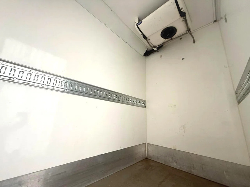 Truk berpendingin DAF LF 55.220 CARRIER SUPRA 950MT FRIGO: gambar 13 Truk berpendingin DAF LF 55.220 CARRIER SUPRA 950MT FRIGO: gambar 13