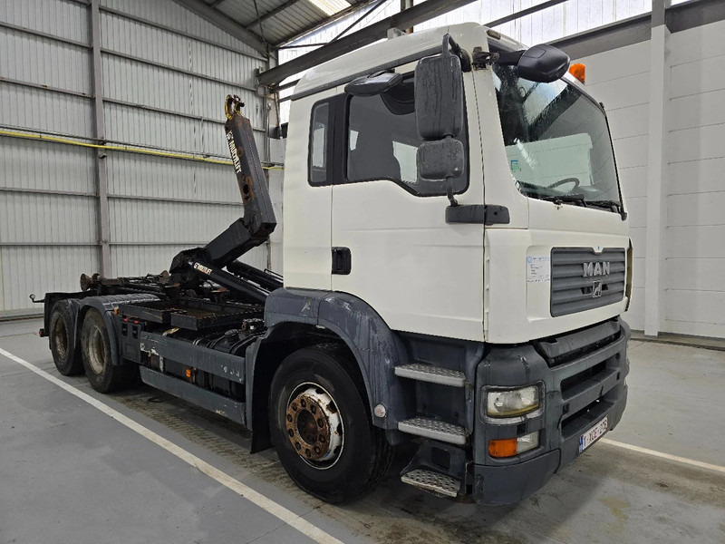 MAN TGS 28.360 6x2 / AIRCO / LIFTAS - Hook lift: gambar 4 MAN TGS 28.360 6x2 / AIRCO / LIFTAS - Hook lift: gambar 4