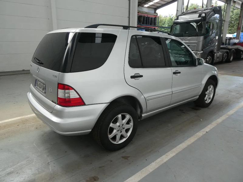 Mercedes-Benz M-Klasse ML 270 CDI 4x4 - Mobil SUV: gambar 5 Mercedes-Benz M-Klasse ML 270 CDI 4x4 - Mobil SUV: gambar 5
