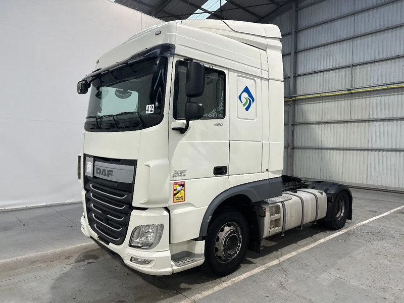 DAF XF 106.460 Spacecab - Tractor head: gambar 1 DAF XF 106.460 Spacecab - Tractor head: gambar 1