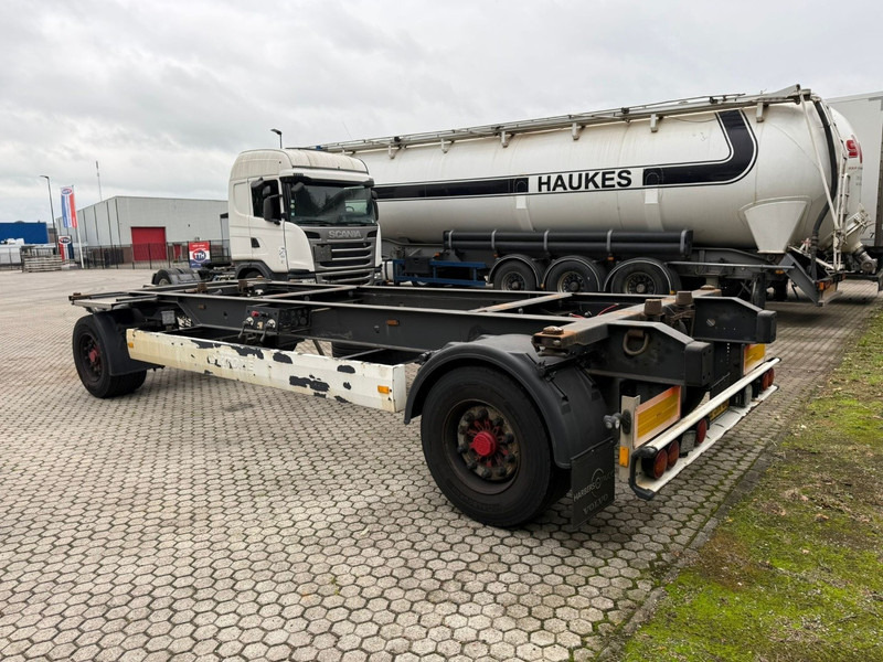 Krone AZ BDF clean chassis airsuspension BPW axle - Trailer pengangkut mobil: gambar 4 Krone AZ BDF clean chassis airsuspension BPW axle - Trailer pengangkut mobil: gambar 4