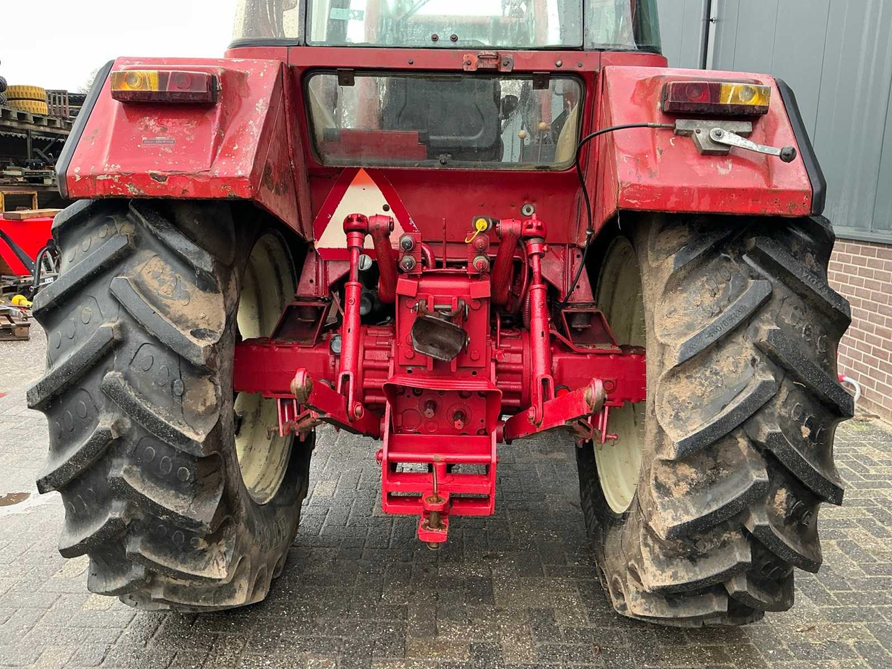 Traktor 1982 INTERNATIONAL HARVESTER 845 XL ALL-WHEEL DRIVE FARM TRACTOR: gambar 19