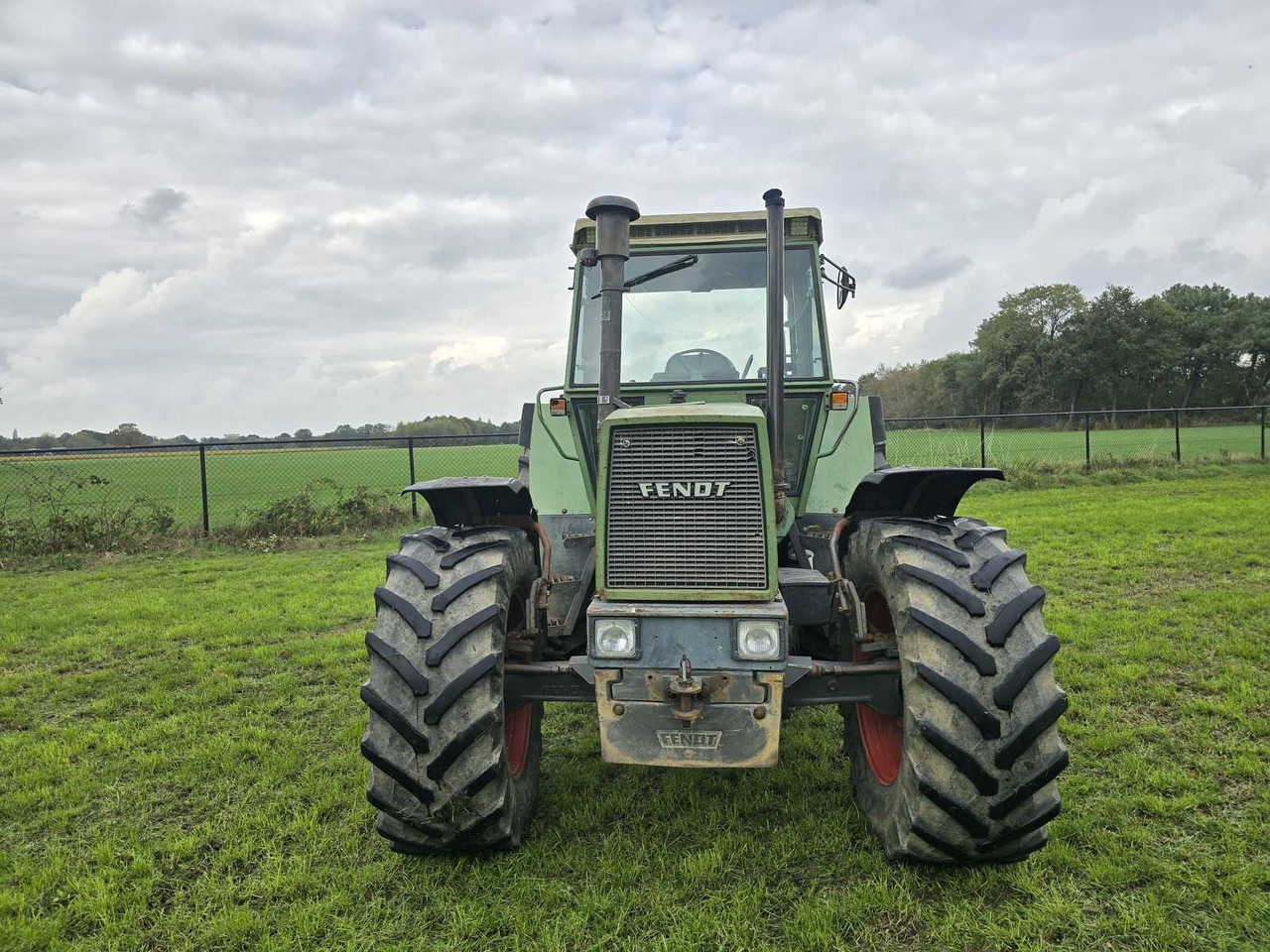 1986 FENDT 612 LSA TURBOMATIK ALL-WHEEL DRIVE FARM TRACTOR - Traktor: gambar 2 1986 FENDT 612 LSA TURBOMATIK ALL-WHEEL DRIVE FARM TRACTOR - Traktor: gambar 2