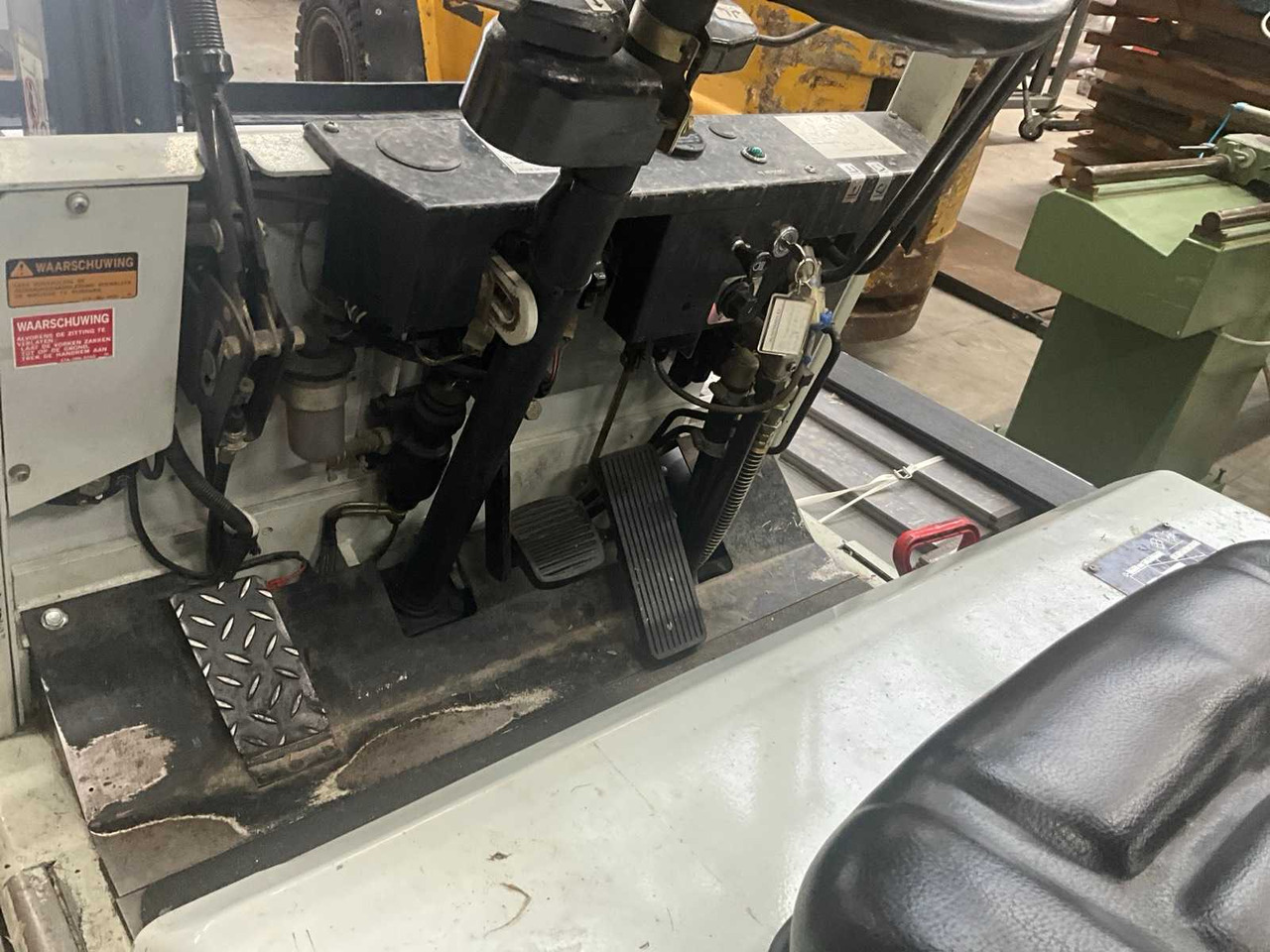 Forklift 1991 KOMATSU FB13M-2 FORKLIFT: gambar 8