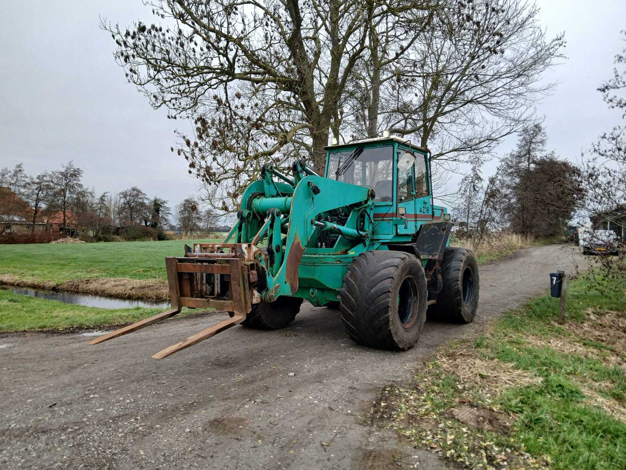 1996 AHLMANN AZ18 SHOVEL - Wheel loader: gambar 1 1996 AHLMANN AZ18 SHOVEL - Wheel loader: gambar 1