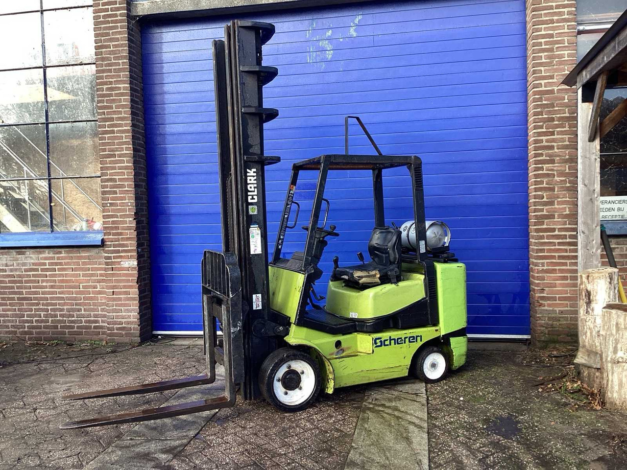 1999 CLARK CGC30 FORKLIFT 7300 MM - Forklift: gambar 4 1999 CLARK CGC30 FORKLIFT 7300 MM - Forklift: gambar 4