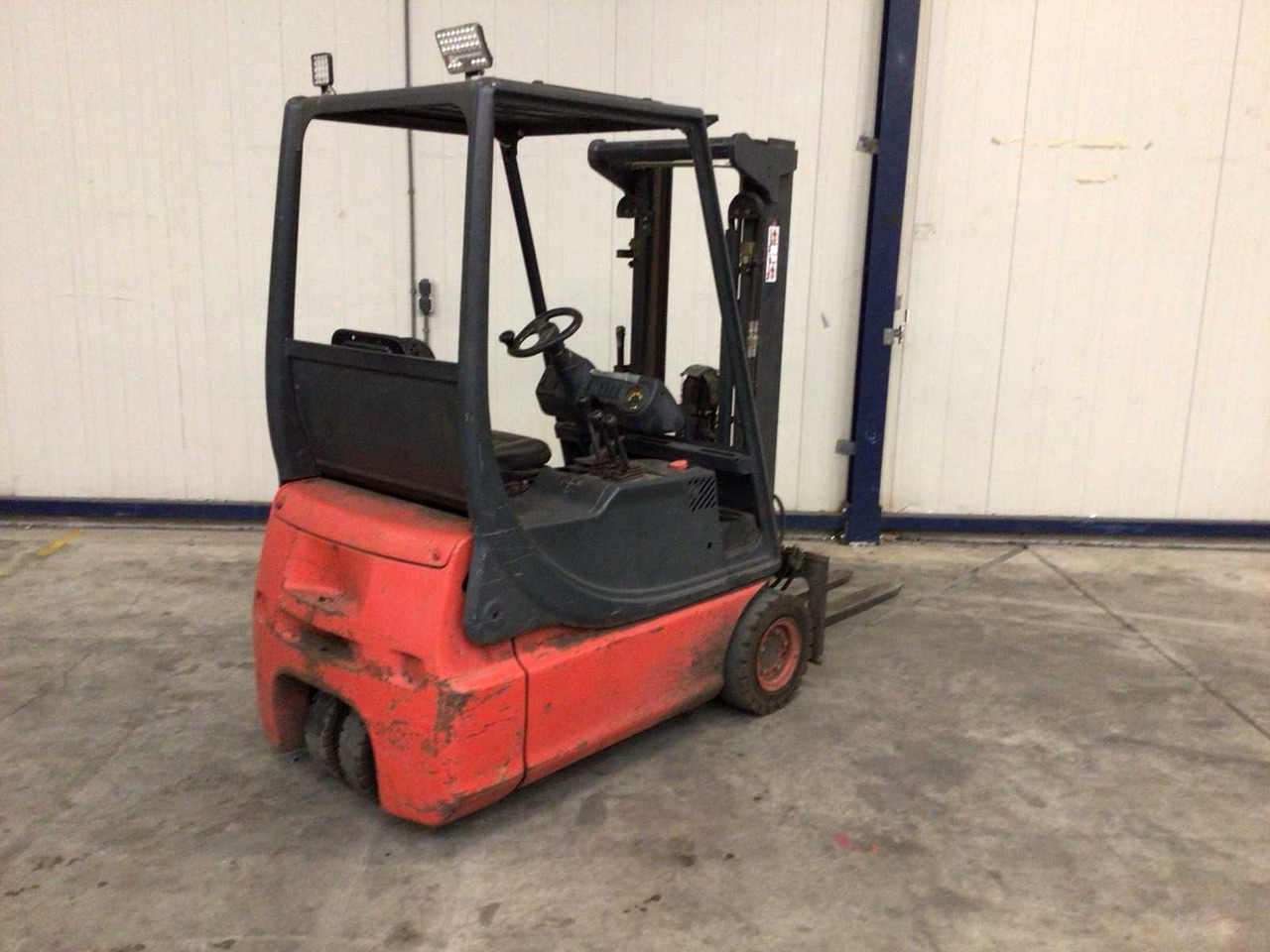 1999 LINDE E14 FORKLIFT - Forklift: gambar 4 1999 LINDE E14 FORKLIFT - Forklift: gambar 4