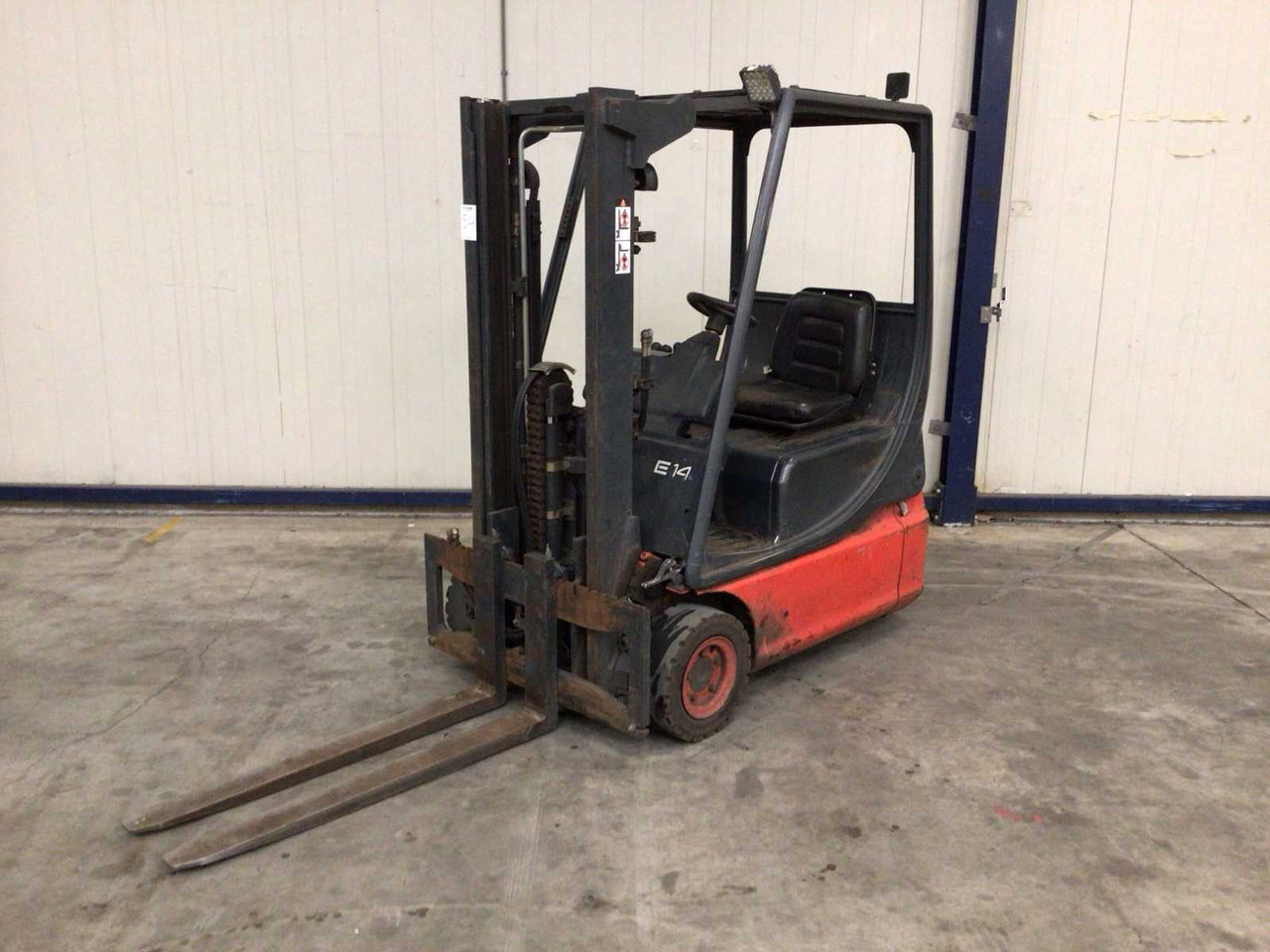 1999 LINDE E14 FORKLIFT - Forklift: gambar 1 1999 LINDE E14 FORKLIFT - Forklift: gambar 1