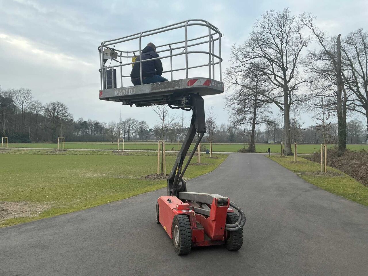 2001 MANITOU D 80 ER SCISSOR BOOM LIFT - Platform pengangkat: gambar 4 2001 MANITOU D 80 ER SCISSOR BOOM LIFT - Platform pengangkat: gambar 4