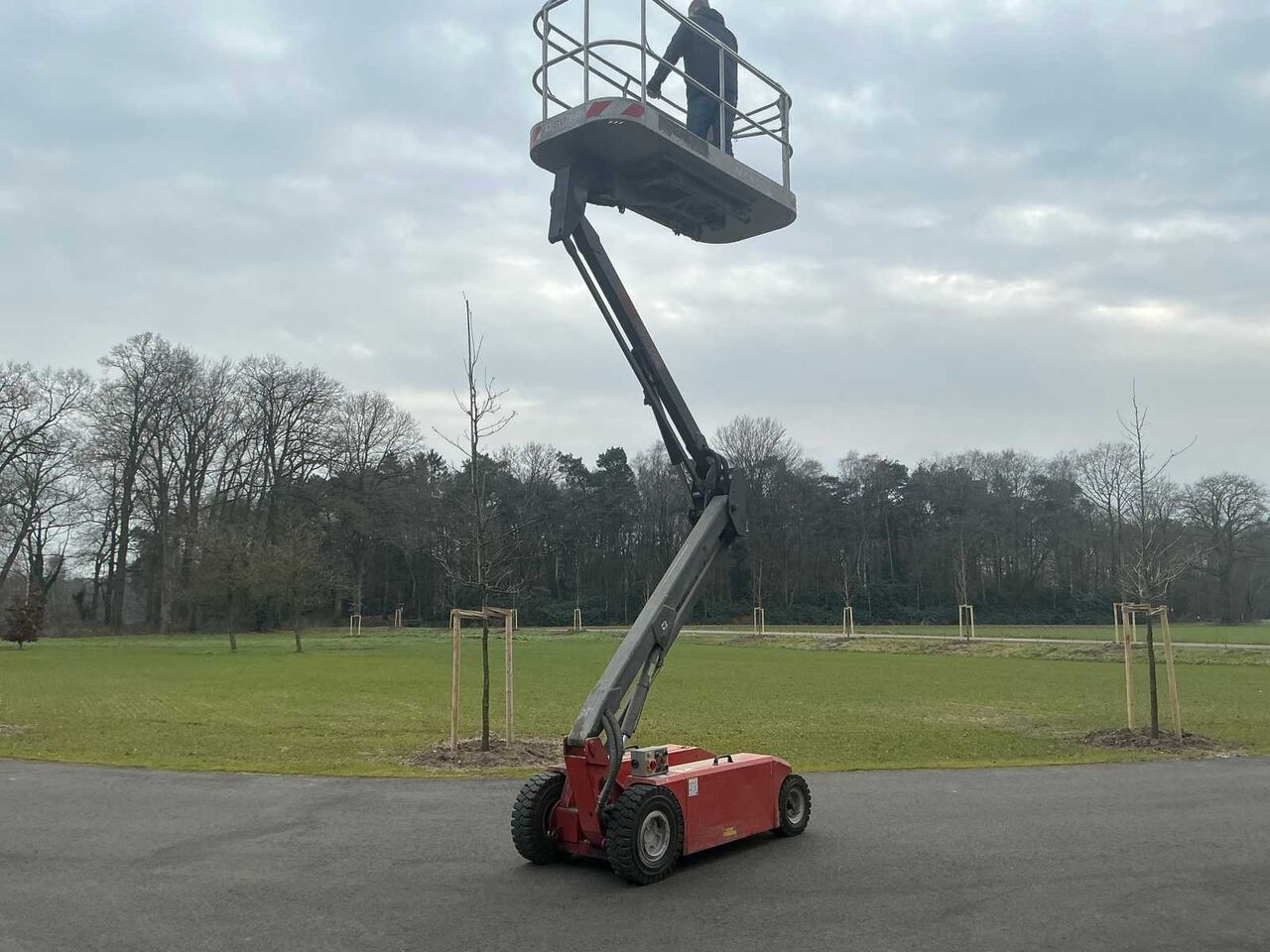 2001 MANITOU D 80 ER SCISSOR BOOM LIFT - Platform pengangkat: gambar 3 2001 MANITOU D 80 ER SCISSOR BOOM LIFT - Platform pengangkat: gambar 3