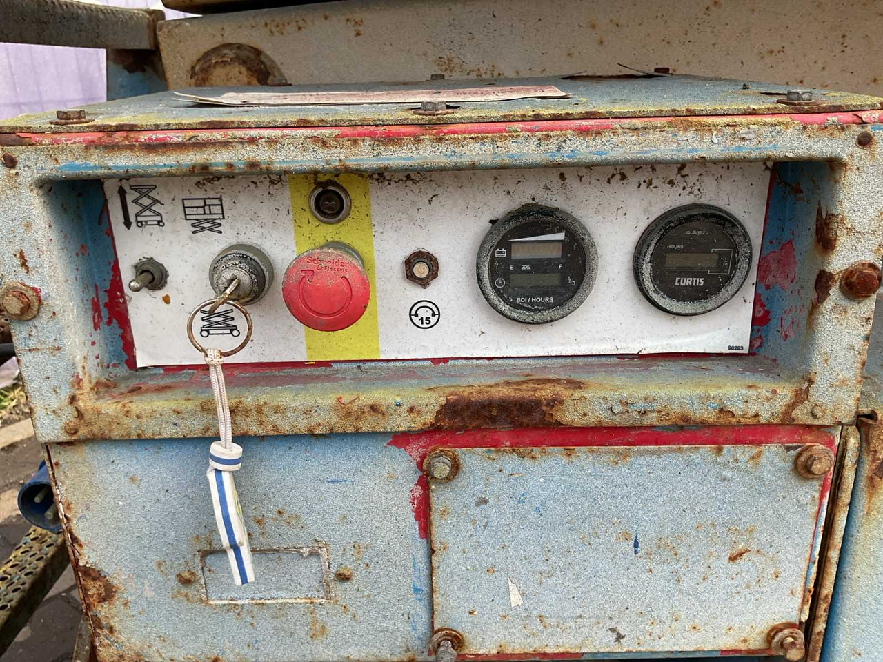 Platform pengangkat 2005 - MEC - 2633ES - SCISSOR LIFT: gambar 8 Platform pengangkat 2005 - MEC - 2633ES - SCISSOR LIFT: gambar 8