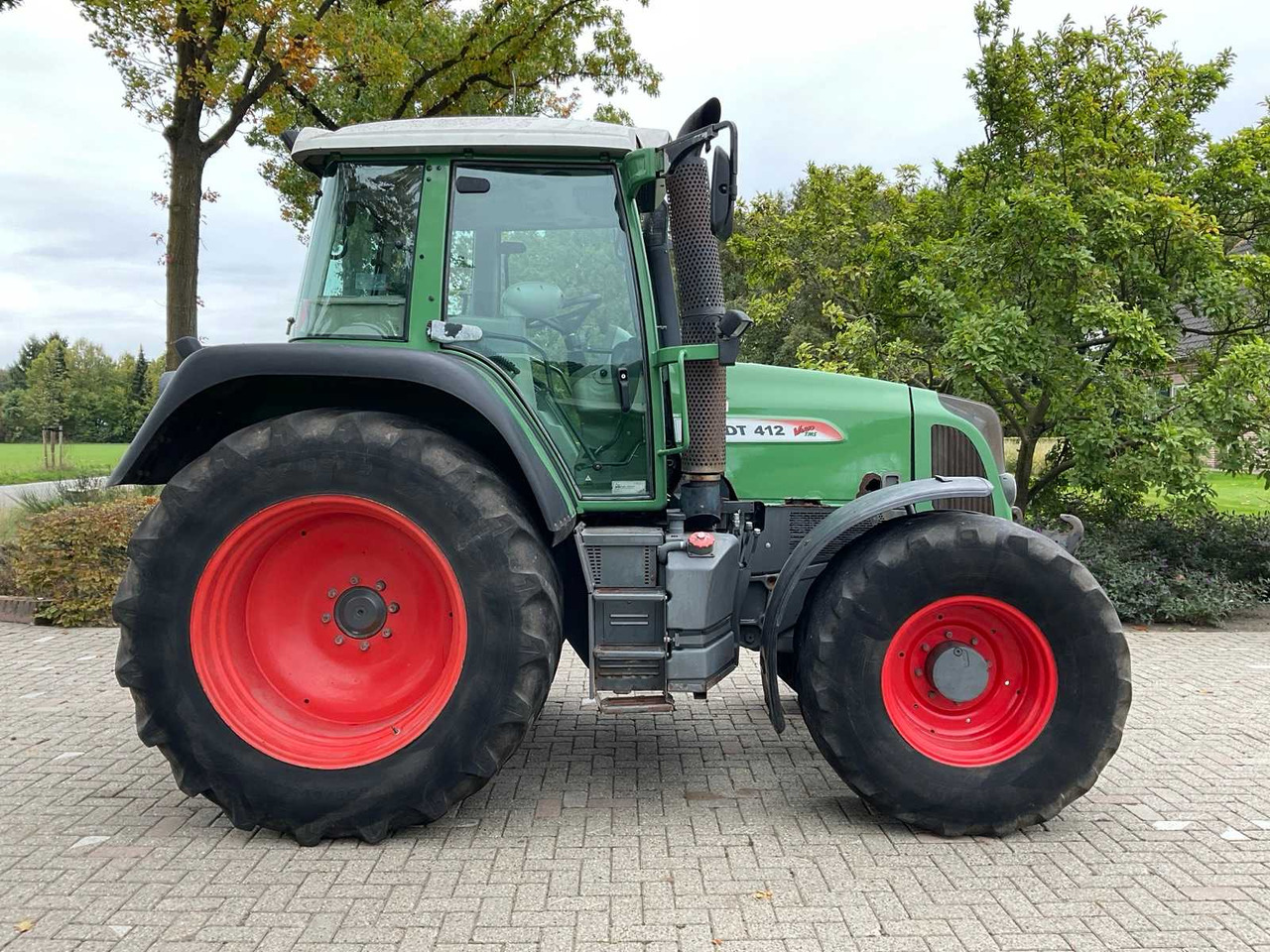 2008 FENDT 412 VARIO TMS ALL-WHEEL DRIVE AGRICULTURAL TRACTOR - Traktor: gambar 4 2008 FENDT 412 VARIO TMS ALL-WHEEL DRIVE AGRICULTURAL TRACTOR - Traktor: gambar 4