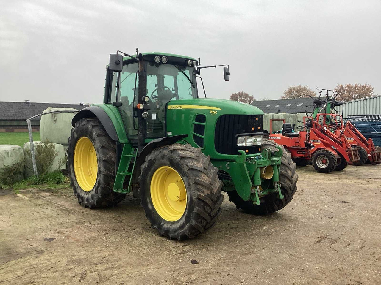 2008 JOHN DEERE 7530 PREMIUM FOUR WHEEL DRIVE FARM TRACTOR - Traktor: gambar 2 2008 JOHN DEERE 7530 PREMIUM FOUR WHEEL DRIVE FARM TRACTOR - Traktor: gambar 2