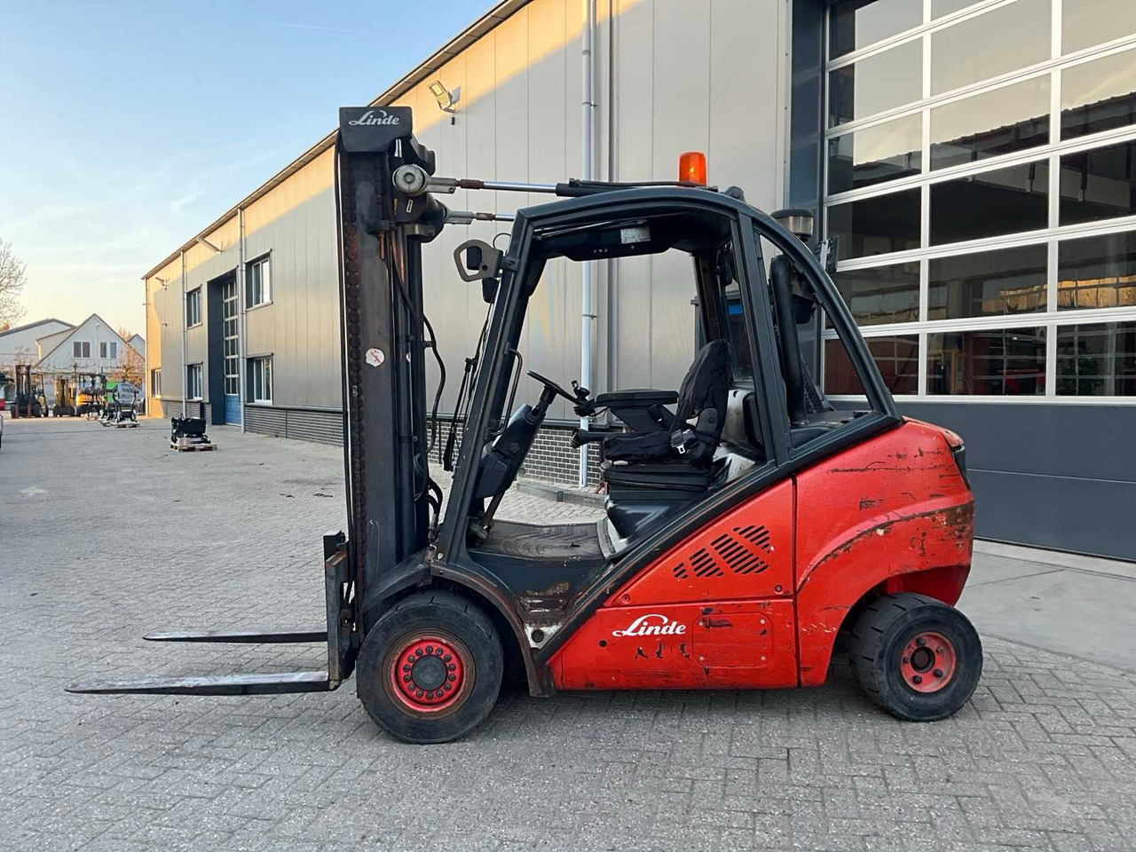2010 LINDE H30D-01 FORKLIFT - Forklift: gambar 5 2010 LINDE H30D-01 FORKLIFT - Forklift: gambar 5