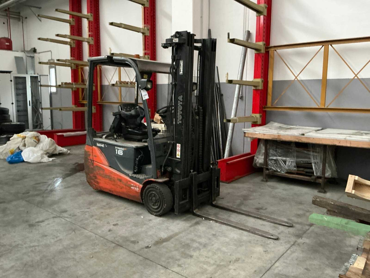 2010 TOYOTA 8FBET16 FORKLIFT - Forklift: gambar 1 2010 TOYOTA 8FBET16 FORKLIFT - Forklift: gambar 1