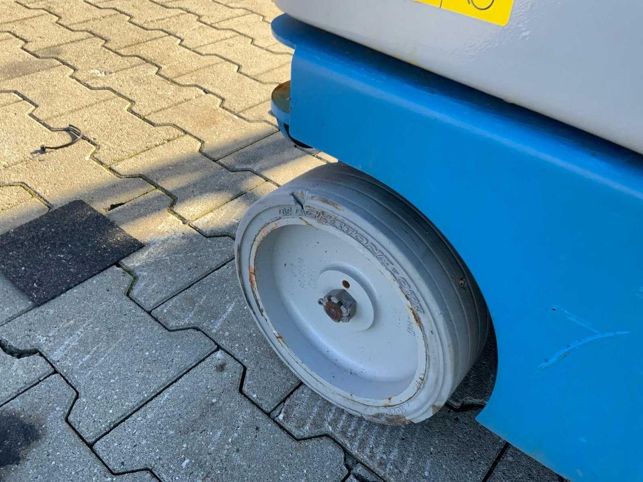 Platform pengangkat 2011 GENIE GRC-12 AERIAL PLATFORM / PASSENGER LIFT: gambar 13