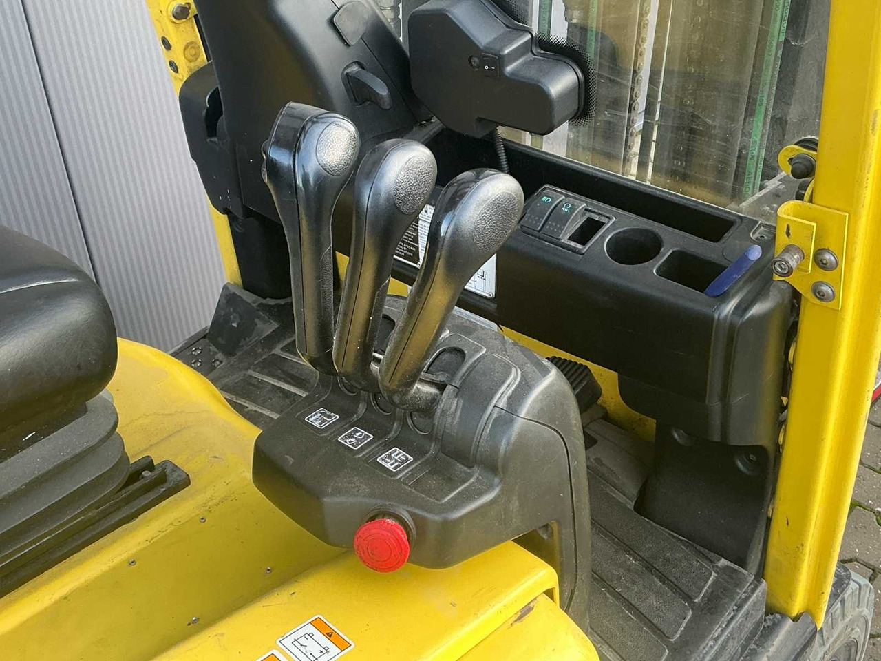 Forklift 2012 HYSTER J1.6XNT SWB FORKLIFT: gambar 8 Forklift 2012 HYSTER J1.6XNT SWB FORKLIFT: gambar 8