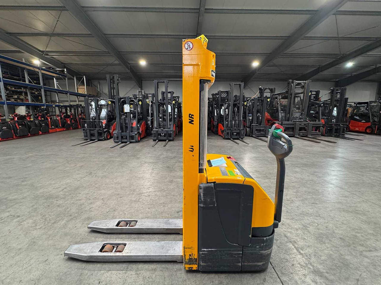 2012 JUNGHEINRICH EJC220 2,000KG STACKER PALLET TRUCK ANT FREE LIFT - Forklift: gambar 1 2012 JUNGHEINRICH EJC220 2,000KG STACKER PALLET TRUCK ANT FREE LIFT - Forklift: gambar 1